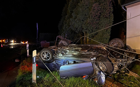 FW-Schermbeck: Verkehrsunfall auf dem Waldweg - Foto: presseportal.de