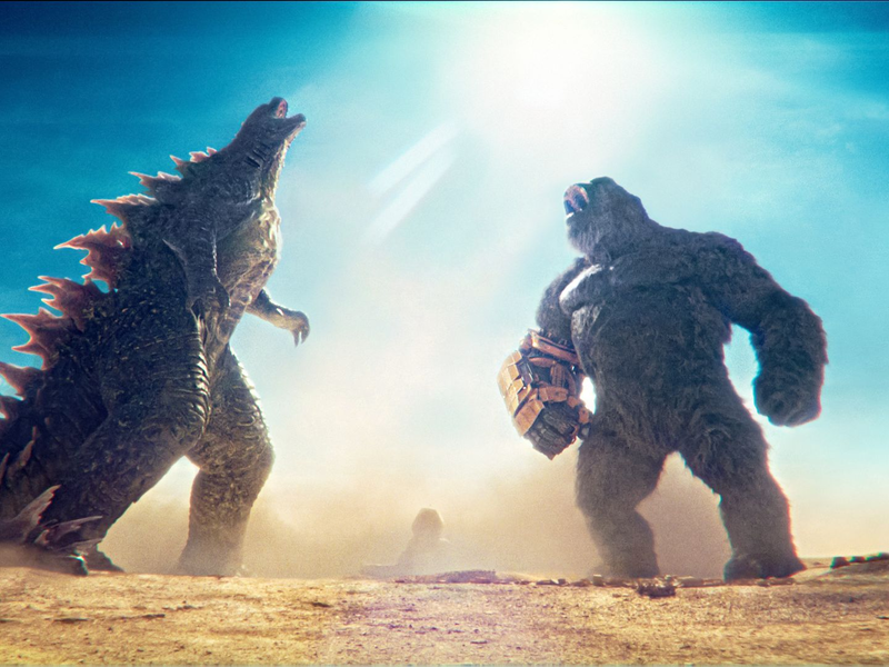Godzilla und Kong (l-r) in einer Szene des Films Godzilla x Kong: The New Empire. - Foto: Courtesy Of Warner Bros. Picture/-/Courtesy of Warner Bros. Pictures