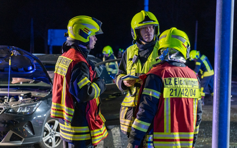 FW Flotwedel: Drei verletzte Personen nach Verkehrsunfall auf B214 bei Eicklingen - Foto: presseportal.de