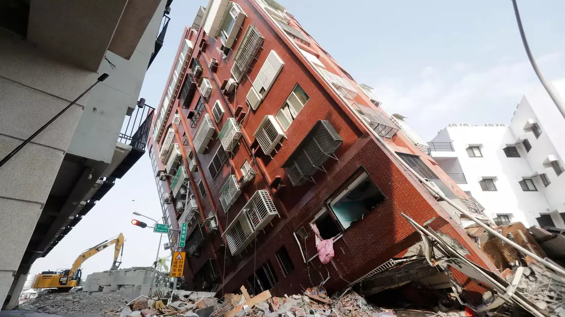 Nach den Erdstößen warnten neben Taiwan auch China, Japan, und die Philippinen vor Tsunamis. - Bild: ChiangYing-ying/AP