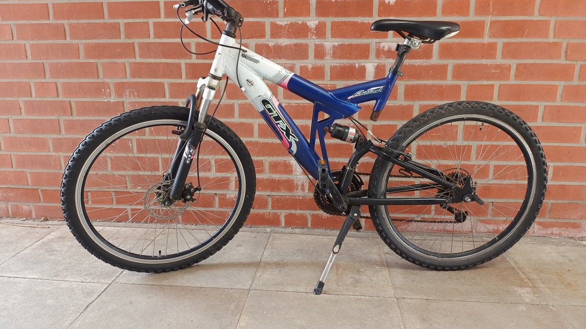 POL-HK: Munster: Heckscheibe eingeschlagen; Walsrode: In Schuppen eingedrungen; Munster: Auto überschlägt sich; Soltau: Fahrradeigentümer gesucht - Foto: presseportal.de