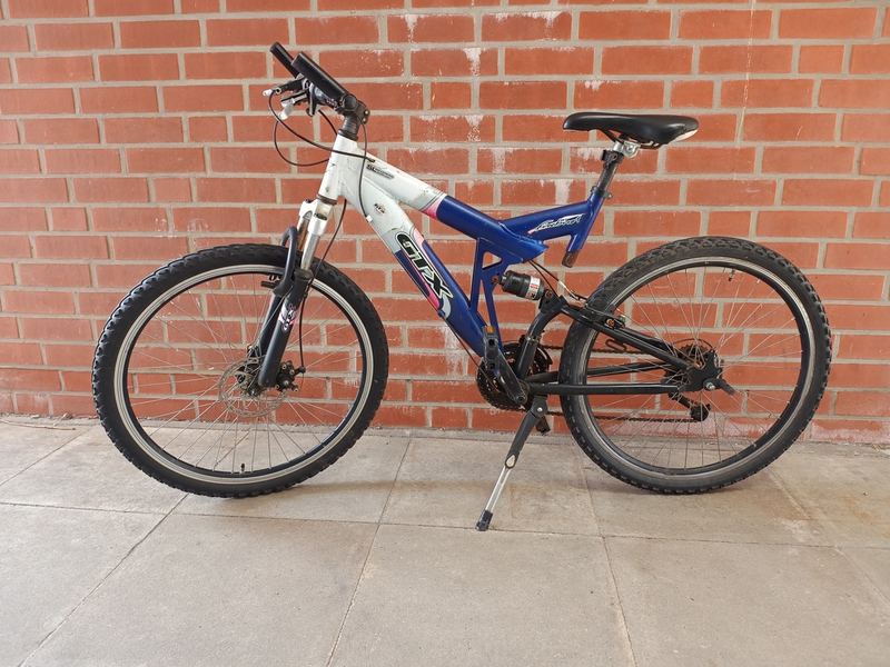 POL-HK: Munster: Heckscheibe eingeschlagen; Walsrode: In Schuppen eingedrungen; Munster: Auto überschlägt sich; Soltau: Fahrradeigentümer gesucht - Foto: presseportal.de