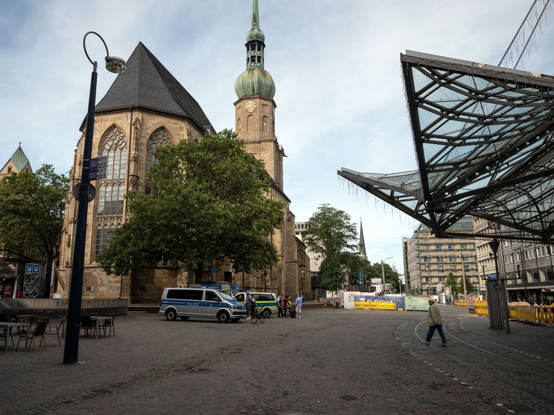 In der Nähe der Reinoldikirche kam es zu einem tragischen Polizei-Einsatz. - Foto: Bernd Thissen/dpa