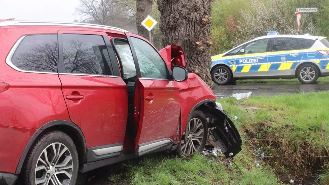 POL-MI: Autofahrer bei Verkehrsunfall schwer verletzt - Bild: presseportal.de