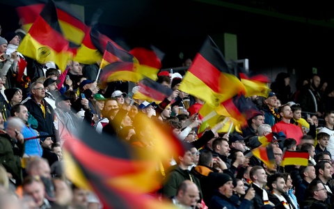 In Deutschland ist die Hoffnung größer geworden, dass die DFB-Elf Europameister wird. - Foto: Arne Dedert/dpa
