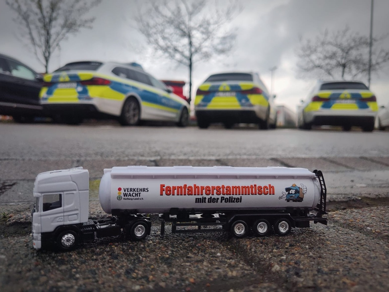 POL-ROW: Führerscheinrecht und MPU mit dem Fernfahrerstammtisch - Foto: presseportal.de