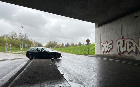 POL-PDPS: Unfall in der Autobahnabfahrt - Foto: presseportal.de