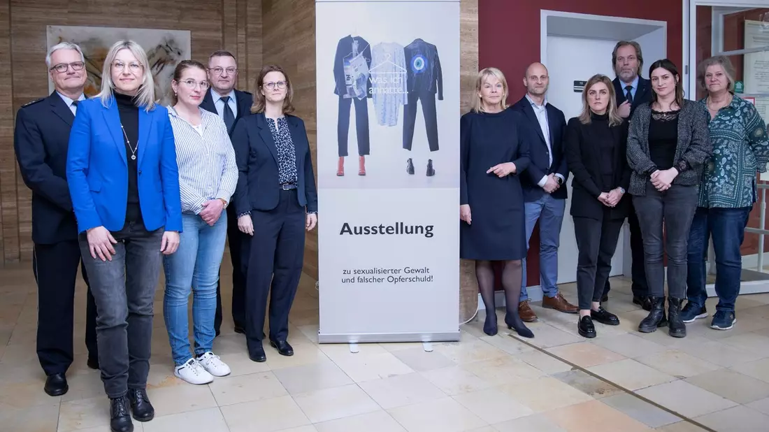 POL-RE: Kreis Recklinghausen/Bottrop: Ausstellung Was ich anhatte war zu Gast im Polizeipräsidium - Bild: presseportal.de