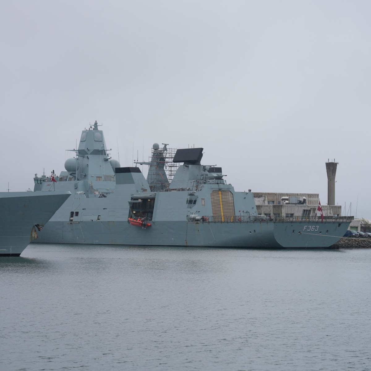 Die dänische Fregatte «HDMS Niels Juel, Nummer F363»: Spezialisten sind auf dem Weg, das Problem zu lösen (Archivbild). - Foto: Emil Helms/Ritzau Scanpix Foto/AP/dpa