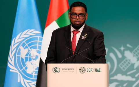 Der Präsident von Guyana: Irfaan Ali. - Foto: Peter Dejong/AP/dpa