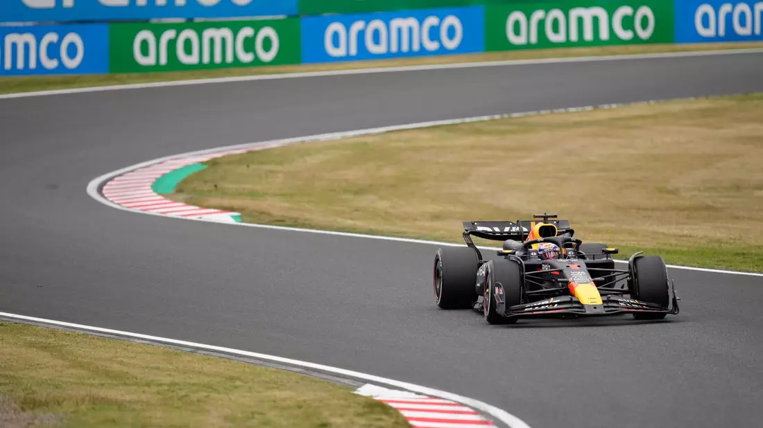 Red-Bull-Pilot Max Verstappen hat auch den Großen Preis von Japan gewonnen. - Bild: Hiro Komae/AP