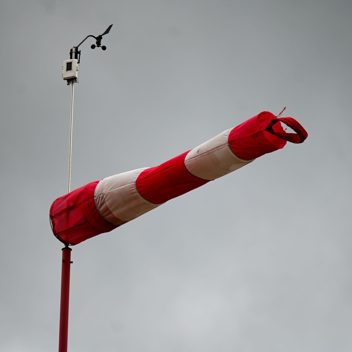 In NRW hat womöglich ein Tornado ungefähr 20 Häuser beschädigt (Symbolbild). - Foto: Marius Bulling/dpa
