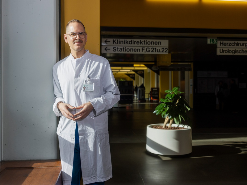 Organspende: Begleitung der Angehörigen ist wichtig / Intensivmediziner Dr. Thomas Weig im Gespräch mit der Apotheken Umschau zum sensiblen Thema Hirntod - Foto: presseportal.de