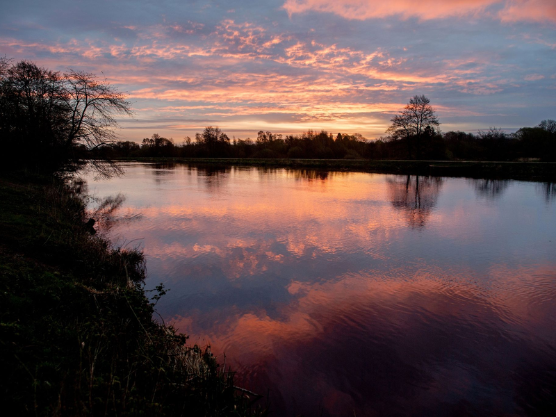 Am Wochenende soll es in Deutschland ungewöhnlich warm werden. - Foto: Hauke-Christian Dittrich/dpa