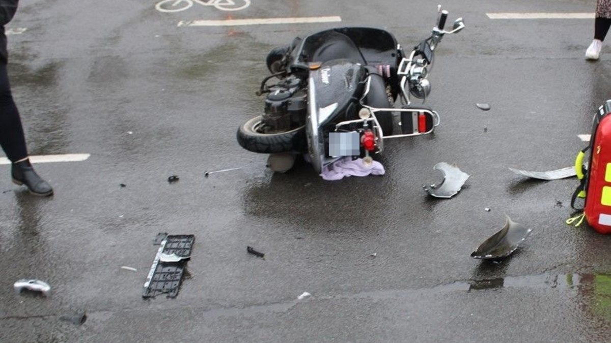 POL-RBK: Rösrath - Kleinkraftrad von Pkw erfasst - Eine verletzte Person - Foto: presseportal.de