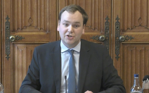 William Wragg lebt offen homosexuell. - Foto: Parliament TV/Parliament TV/PA Media/dpa