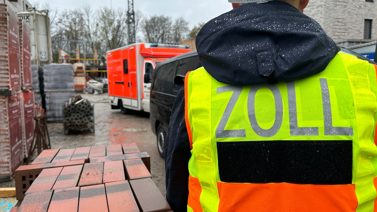 HZA-MS: Zoll trifft sieben illegal Beschäftigte bei der Prüfung von zwei Baustellen im Münsterland an / Zöllner übernehmen Erstversorgung eines verletzten Arbeiters - Foto: presseportal.de
