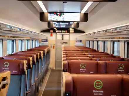 Der Innenraum des neuen Railjet-Züge. - Foto: Thomas Kiewning/Deutsche Bahn AG/dpa