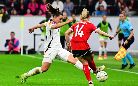 Die DFB-Frauen drehten eine umkämpfte Partie in Österreich. - Foto: Expa/Reinhard Eisenbauer/APA/dpa