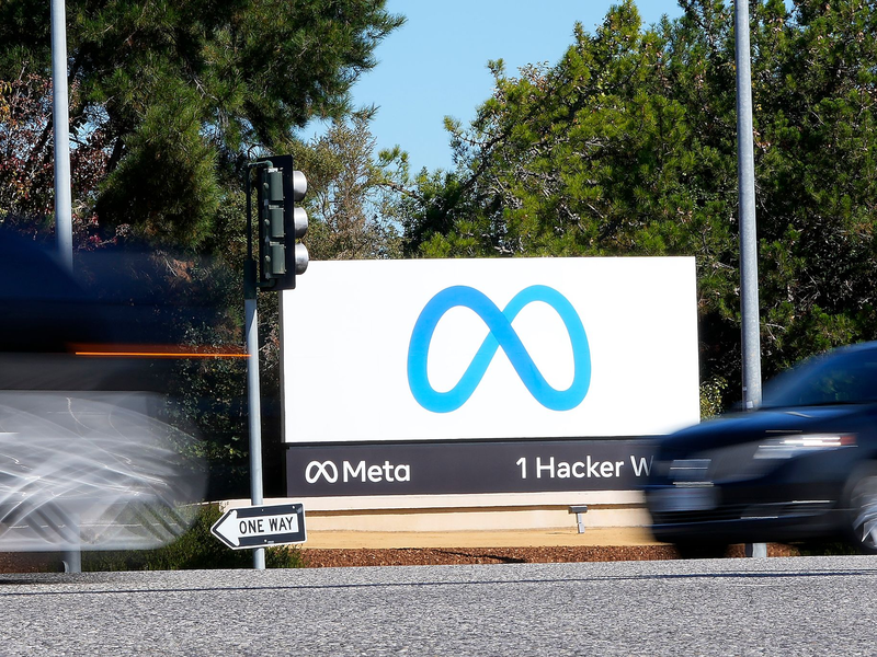 Meta seine Llama-Technologie (Large Language Model Meta AI) als Open-Source-Software verfügbar. - Foto: Tony Avelar/AP/dpa