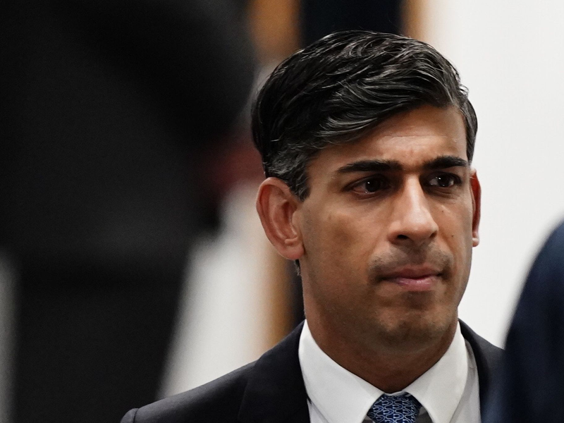 Großbritanniens Premierminister Rishi Sunak sieht sich mit einem Skandal um William Wragg konfrontiert. - Foto: Jordan Pettitt/Press Association/dpa