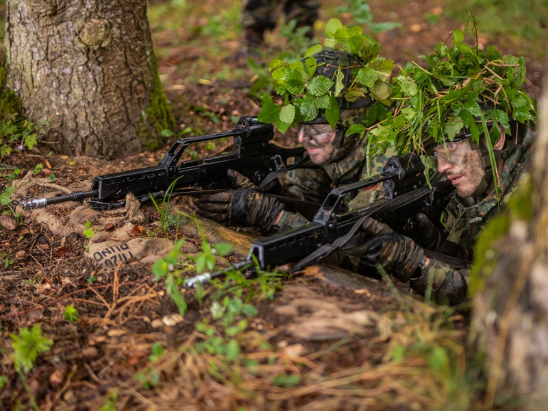Die Bundeswehr hat Probleme, genügend Soldaten zu finden. Es gibt allerdings noch einige Reservisten. - Foto: Christoph Schmidt/dpa