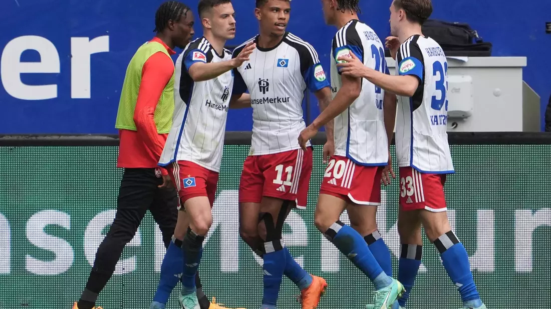 Der Hamburger SV besiegte den 1. FC Kaiserslautern mit 2:1. - Bild: Marcus Brandt/dpa