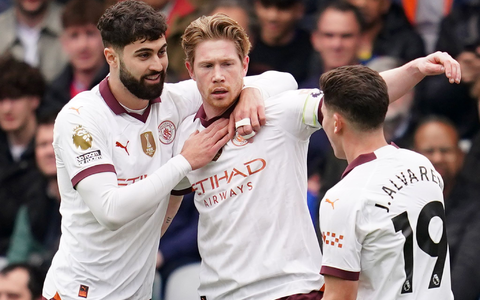 Kevin De Bruyne (M) traf beim Sieg von Manchester City gegen Crystal Palace doppelt. - Foto: Adam Davy/PA Wire/dpa