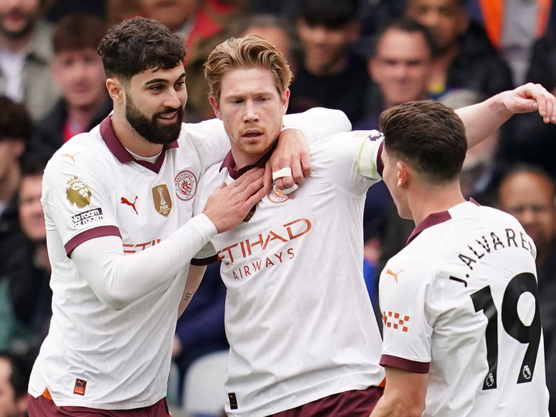 Kevin De Bruyne (M) traf beim Sieg von Manchester City gegen Crystal Palace doppelt. - Foto: Adam Davy/PA Wire/dpa