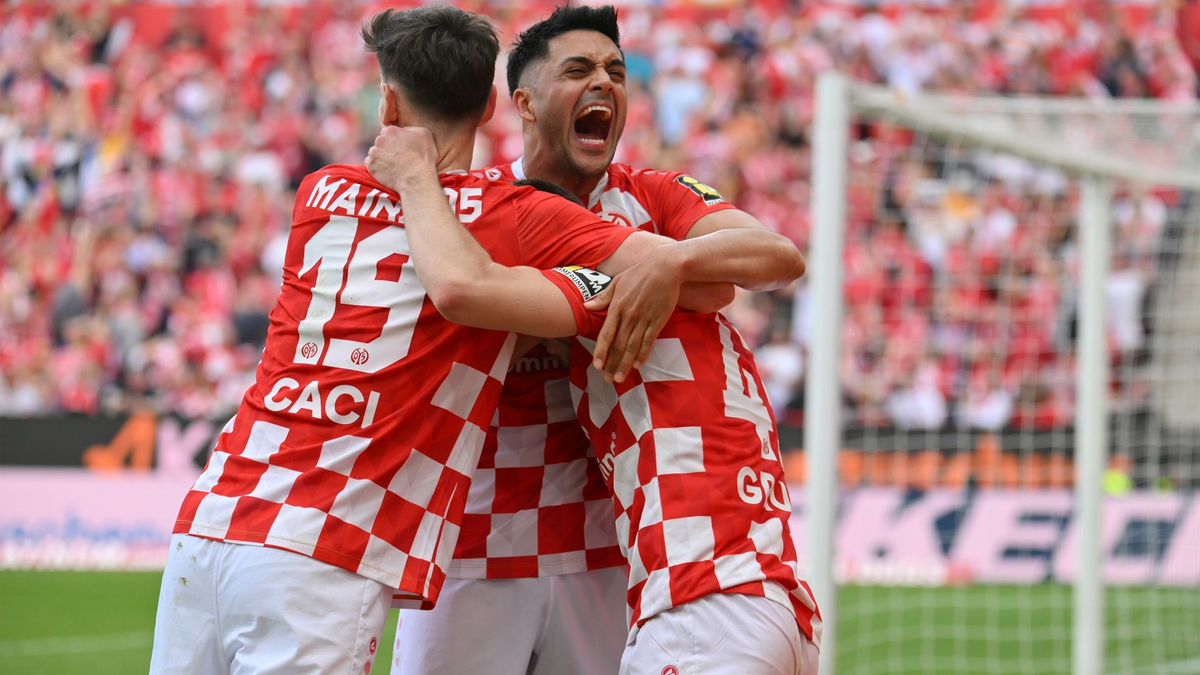 Mainz feiert im Kampf um den Abstieg einen wichtigen Heimsieg gegen Darmstadt. - Foto: Torsten Silz/dpa