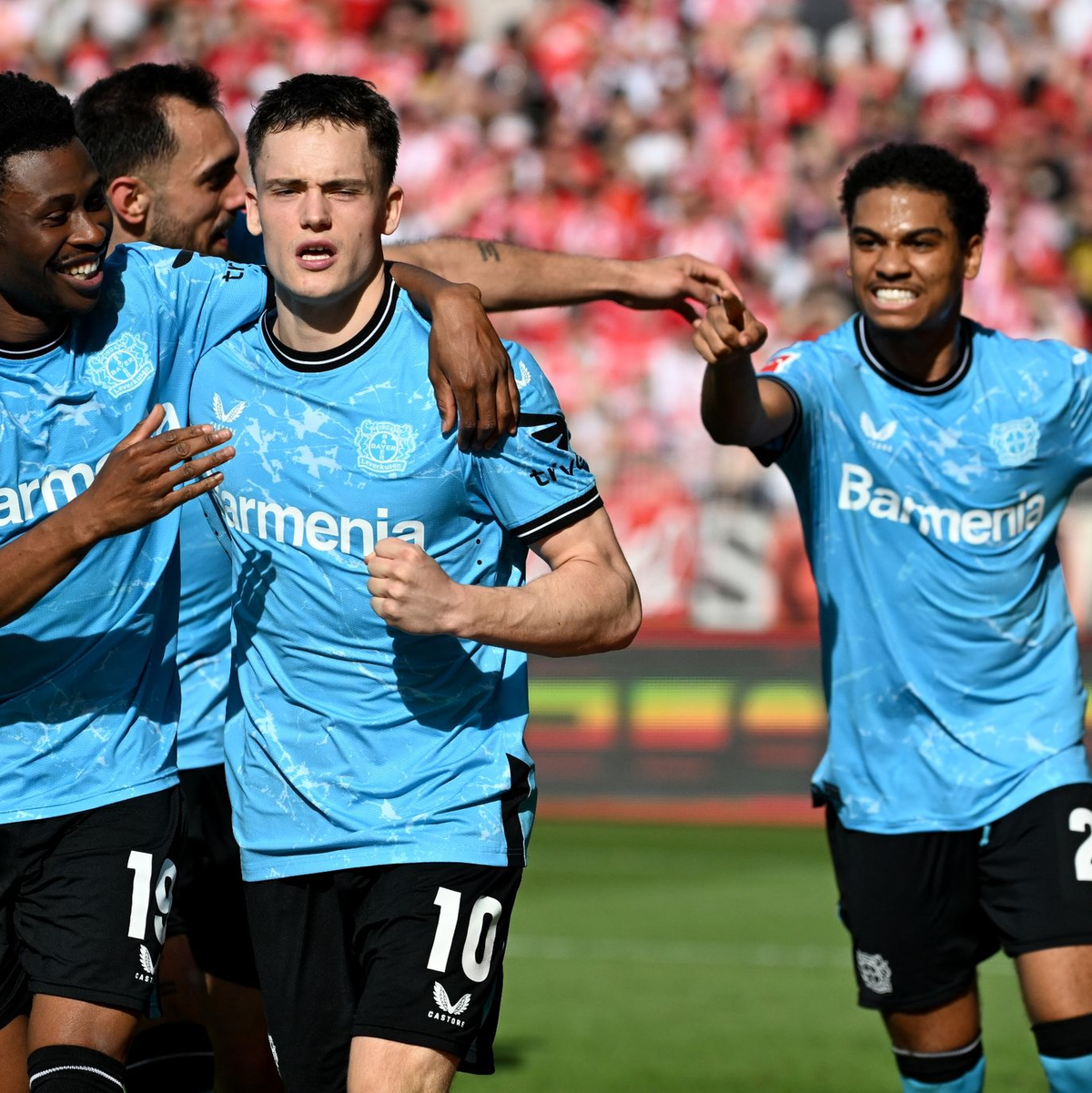 Bayer Leverkusen kann mit einem Heimsieg gegen Werder Bremen den Meistertitel einfahren. - Foto: Britta Pedersen/dpa