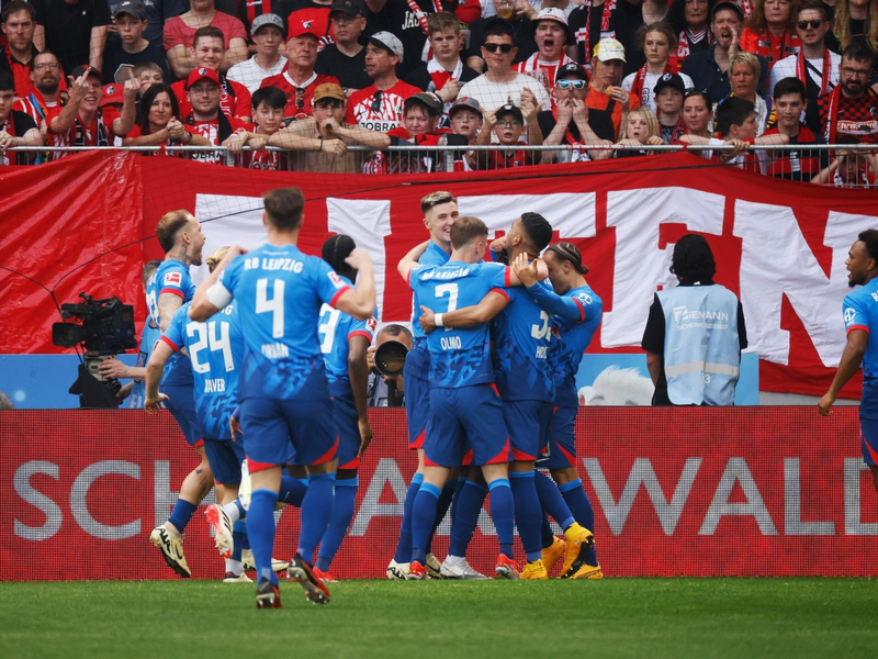 RB Leipzig gewann nach einem überzeugenden Auftritt deutlich beim SC Freiburg. - Foto: Philipp von Ditfurth/dpa