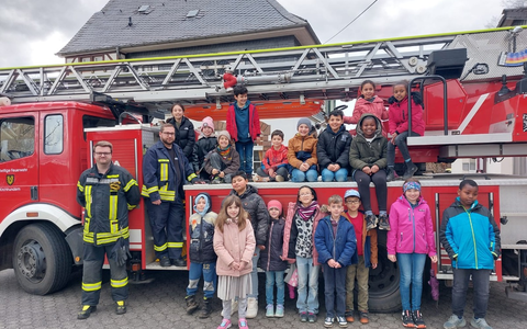 FW-OE: Grundschüler zu Gast bei der Feuerwehr - Foto: presseportal.de