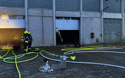 FW-WAF: Starke Rauchentwicklung am ehemaligen Baubetriebshof - Foto: presseportal.de