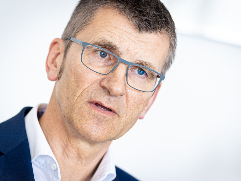 Niedersachsens LKA-Chef Friedo de Vries wünscht sich eine politische Diskussion darüber, was die Polizei an Instrumenten im Rahmen der digitalen Entwicklung einsetzen darf. - Foto: Moritz Frankenberg/dpa