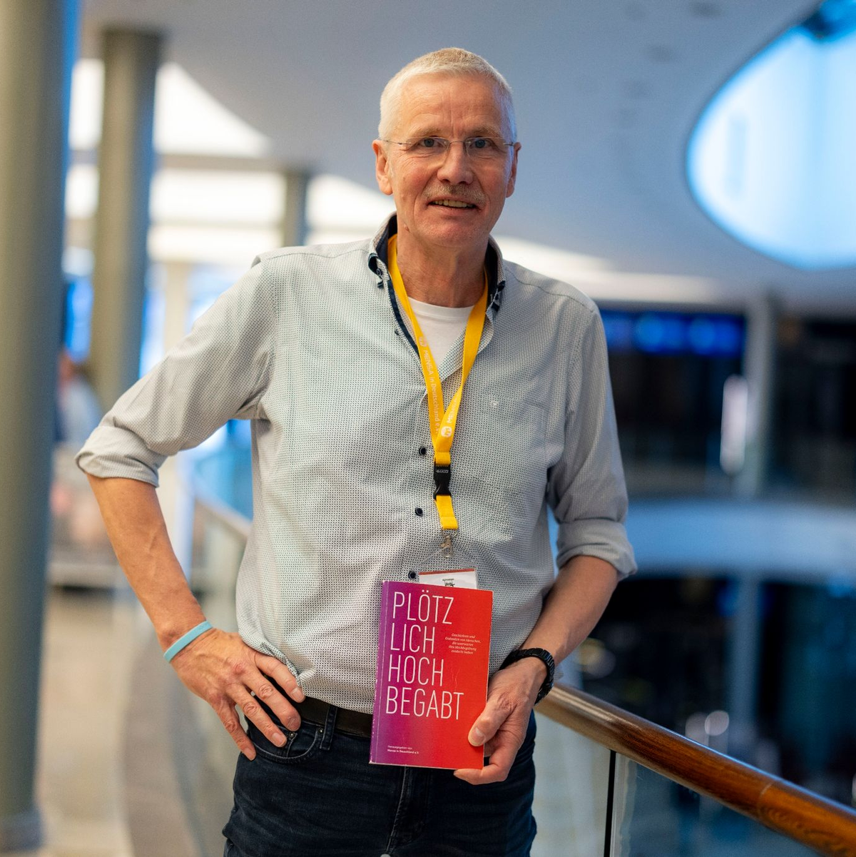 Ulrich Pieper, Autor des Buches «Plötzlich hochbegabt», nimmt am Hochbegabtentreffen in Duisburg teil. - Foto: Christoph Reichwein/dpa