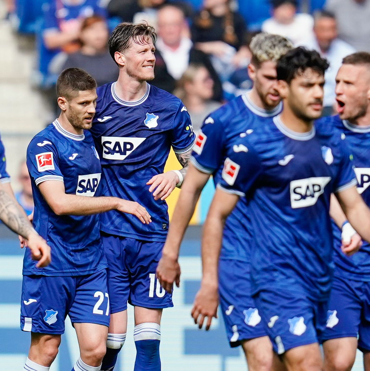 Ein Geburtstag zum Vergessen war es für Augsburgs Coach Sandro Wagner. - Foto: Uwe Anspach/dpa