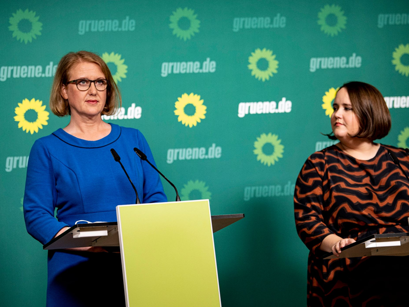 Grünen-Chefin Ricarda Lang stärkt Familienministerin Lisa Paus den Rücken. - Foto: Fabian Sommer/dpa