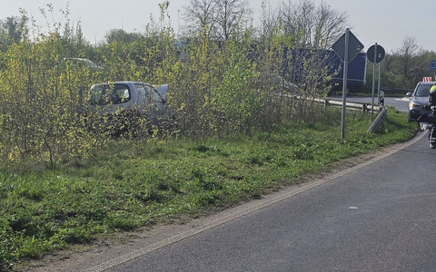 FW Grevenbroich: Zwei Verletzte bei Verkehrsunfall auf Landstraße 116 - Foto: presseportal.de