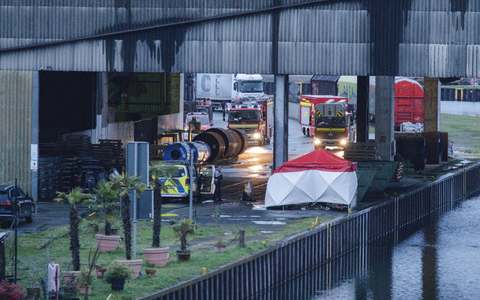 Spurensicherung im Dortmunder Hafen am 4. April nach dem Tod eines Obdachlosen. - Foto: Wickern/news4 Video-Line TV/dpa