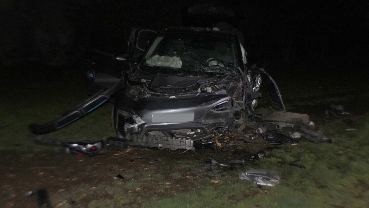 POL-DU: Mittelmeiderich: Junger Mann flieht mit dem Auto vor der Polizei - Foto: presseportal.de