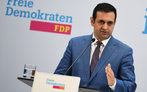 Der Generalsekretär der FDP: Bijan Djir-Sarai. - Foto: Serhat Kocak/dpa