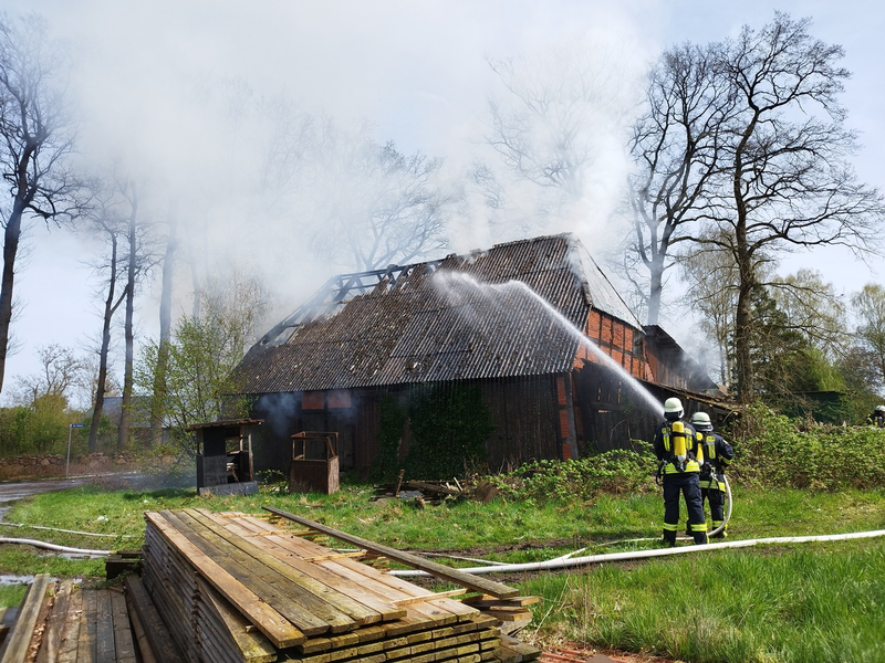 POL-LG: ++ Boitze - Brand einer Scheune ++ Langendorf - Verkehrsunfall - Rollerfahrer verletzt unter Betäubungsmitteleinfluss eine Person ++ Uelzen - Mountainbike gestohlen ++ - Foto: presseportal.de