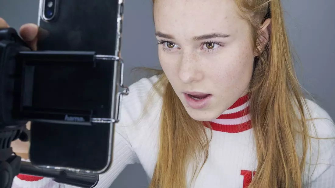 Alle paar Minuten posten: 3sat zeigt den Schweizer Dokumentarfilm Girl Gang - Bild: presseportal.de