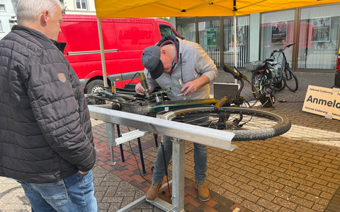 POL-WHV: Schützen Sie sich vor Diebstahl und nutzen Sie das kostenlose Angebot! Fahrradcodierung und Fahrradregistrierung auf dem Vareler Frühlingsfest - Foto: presseportal.de
