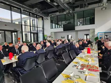 FW-AR: Kameradschaftstreffen der Feuerwehr Arnsberg nach 4 Jahren wieder erfolgreich - Foto: presseportal.de