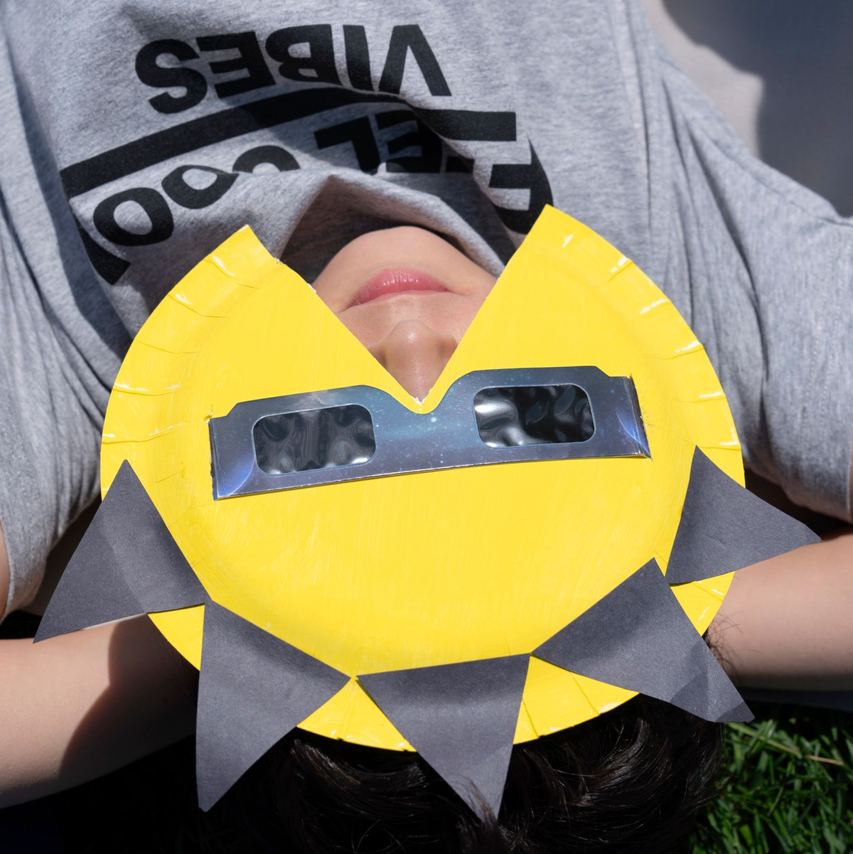 Auch vor der National Mall in Washington trifft man sich, um die totalen Sonnenfinsternis zu sehen. - Foto: Jose Luis Magana/FR159526 AP/dpa