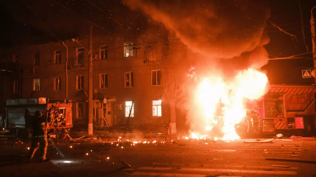 Schwere Zerstörungen in Chrakiw nach russischem Angriff. - Bild: George Ivanchenko/AP/dpa