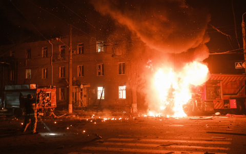 Die ukrainische Großstadt Charkiw wird von Russland immer wieder bombardiert.  - Foto: George Ivanchenko/AP/dpa