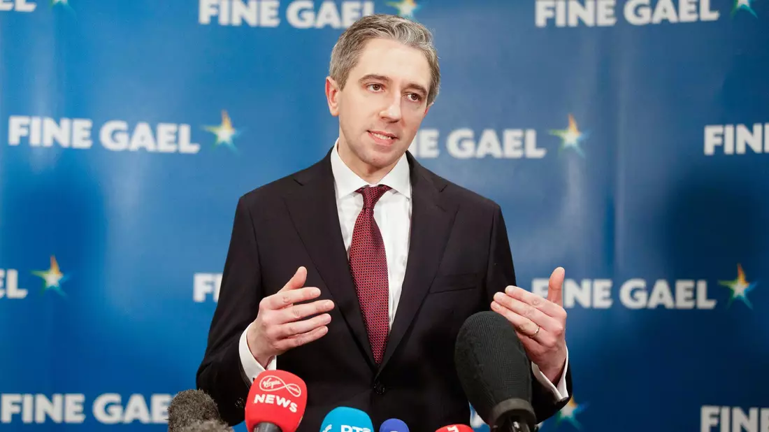 Simon Harris hatte vor zwei Wochen als einziger Bewerber bereits den Posten des Parteichefs der liberalkonservativen Regierungspartei Fine Gael übernommen. - Bild: Eamon Ward/PA Wire/dpa